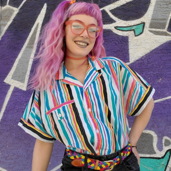 🌈MEET YOUR POSHER - NIKKI!🌈 - Picture 5 of 8